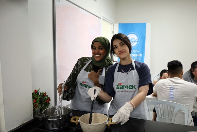 Dünyanın dört bir yanından gençler Sakarya Büyükşehirle Türk kültürünü tanıdı