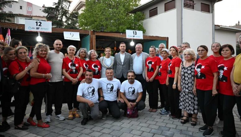 Edremit’te Kadın Emeği Çarşısı girişimci kadınları buluşturdu