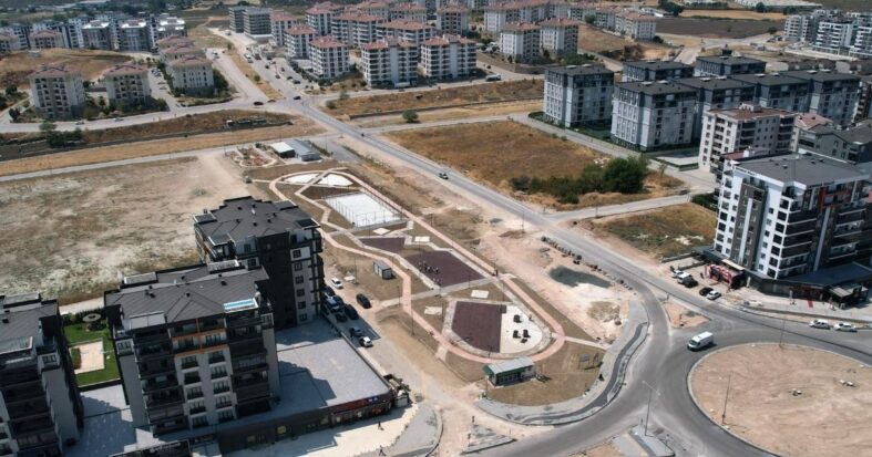 Balkan Mahallesi’ndeki park açılış için gün sayıyor