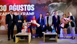 Babüroğlu ve Mütercimler Beşiktaş’ta Cumhuriyet’i anlattı