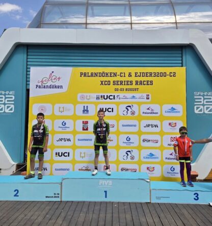 Sakarya Büyükşehir’in sporcuları güreş ve bisiklette kürsüde yer aldı