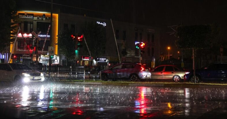 Kısa süreli etkili olan yağış toprak ve yer altı su kaynaklarına bereket oldu