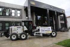 Arifiye Belediyesine bakanlıktan hibe greyder desteği