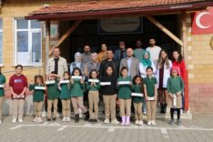 ‘Bir Hikâye Bin Neşe’ çocukların yüzünde tebessüm oluyor