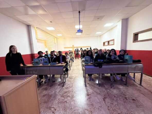 Sakarya Büyükşehir Belediyesi, spor yatırımlarını SUBÜ öğrencilerine tanıttı