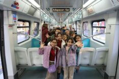 Sakarya'da Tutum, Yatırım ve Türk Malları Haftası'nda öğrencilere toplu ulaşım eğitimi