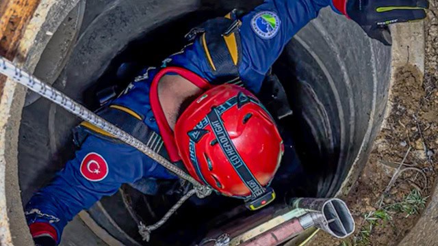 Kanalizasyon bakımında uzman ekip ve güvenli çalışmalar, tasarım ve uygulama çözümleri.
