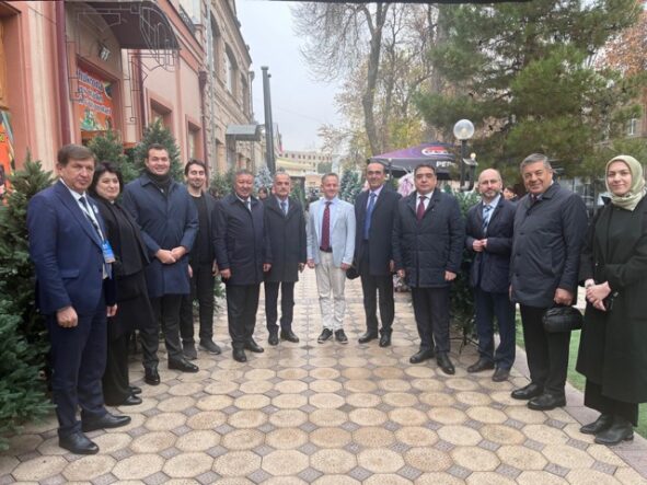 SAÜ Rektörü Prof. Dr. Hamza Al, Semerkant’ta uluslararası iş birliği protokolü imzaladı