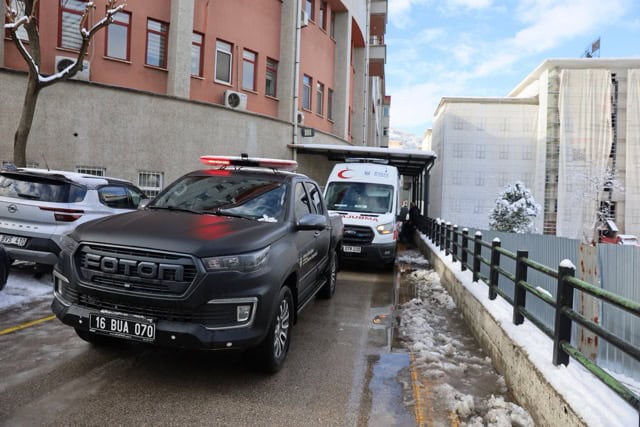 Yoğun kar yağışında evde bakım hizmetleriyle hastaların hastaneye ulaşımı sağlandı