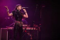 Çok yönlü sahne performansı ve canlı müzik deneyimi.