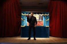 Yazar ve sahne performansı ile köy enstitüsü oyunları, sahne gösterileri ve kültürel etkinlikler.