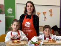 Düzenli etkinlikler ve atölyelerle bilgi ve eğlence.