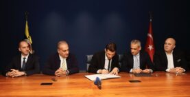 Kurumsal imza ve basın toplantısı, profesyonel organizasyon.