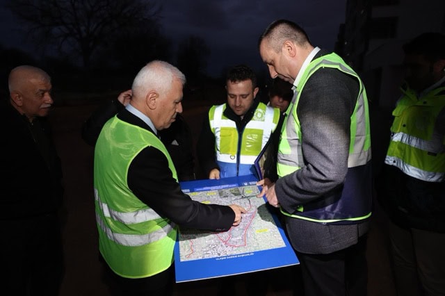 Mustafa Bozbey: Akçeşme Caddesi’ndeki yol çalışmaları yakın zamanda tamamlanacak