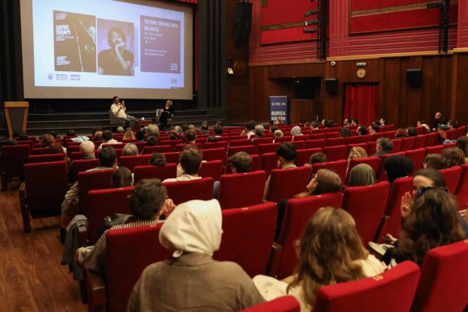 Bursalılarla buluşan ünlü yönetmen Karaçelik'in yeni filmi gösterimi.