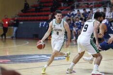 Büyükşehir Basketbol takımı, Ankara deplasmanında maç yaparken.