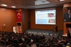 Tekirdağ Otogarında Uyuşturucu Sevkiyatını Önleyen Güvenlik Personeline Plaket Verildi